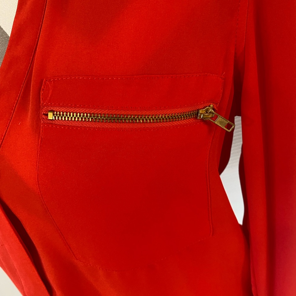 Red top - Picture 2 of 4